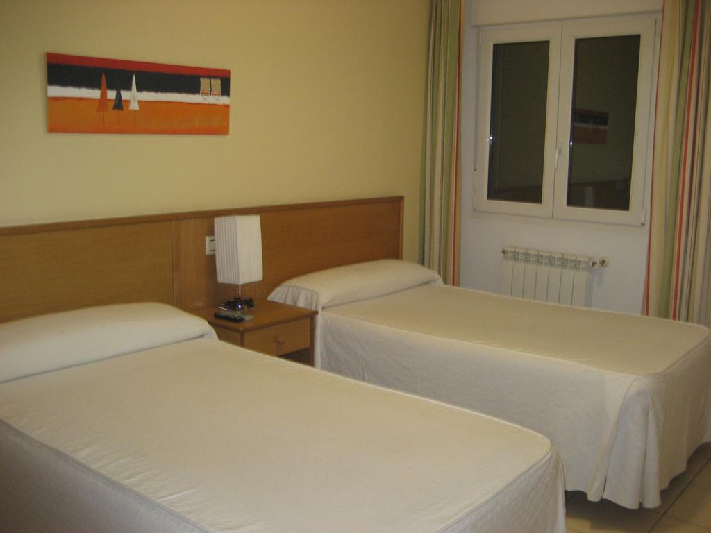 Pensión Residencia Caola Arteixo Quarto foto